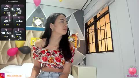 MIA HOT online show from October 2025 12:14:02 PM