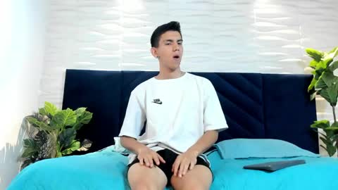 Lucca Moreti online show from April 2026 03:45:01 AM