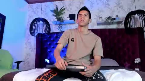 Snapshot of lucca_moreti chatting on July 2026 03:33:01 AM Lucca Moreti online show from July 2026 03:33:01 AM