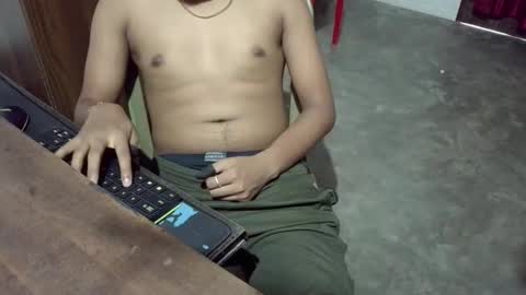 luci_ri online show from October 2025 03:50:01 AM