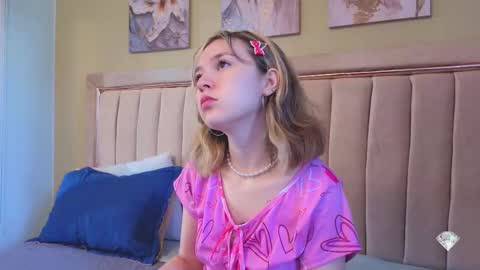 lucia_copper online show from October 2025 12:19:02 PM