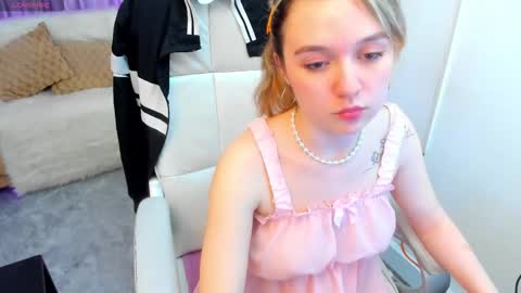 lucia_copper online show from November 2025 03:36:01 PM