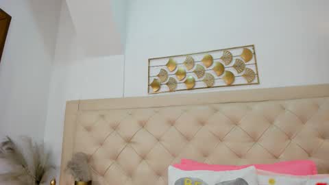 lucia_lorenz online show from February 2026 11:24:01 AM