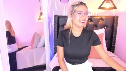 Lucia online show from March 2026 12:53:01 PM