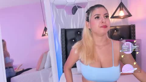 Lucia online show from April 2026 07:15:01 PM