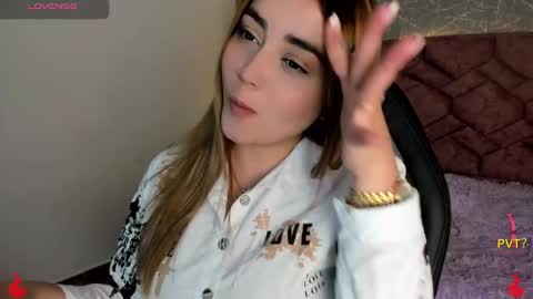 lucia star  online show from December 2024 07:17:01 PM