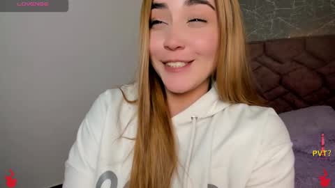 lucia star  online show from December 2024 01:00:02 AM