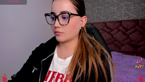 lucia star  online show from January 2025 07:11:01 PM