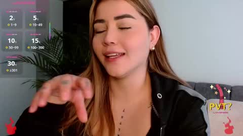 lucia star  online show from October 2025 04:18:02 PM