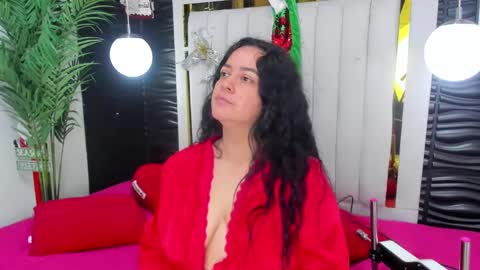 Snapshot of lucia_vonne chatting on January 2025 02:30:01 PM Lucia Vonne online show from January 2025 02:30:01 PM