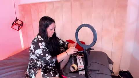 Snapshot of lucia_vonne chatting on September 2025 02:19:01 PM Lucia Vonne online show from September 2025 02:19:01 PM