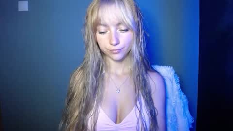 Lucy online show from September 2025 01:35:02 PM