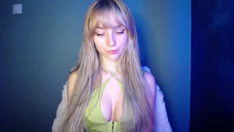 Lucy online show from November 2025 07:56:02 PM