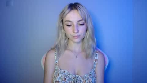 Snapshot of luciacam20 chatting on July 2026 06:25:02 PM Lucy online show from July 2026 06:25:02 PM