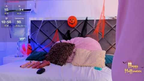 Snapshot of luciacollinss_ chatting on October 2025 01:02:02 PM Lucia online show from October 2025 01:02:02 PM