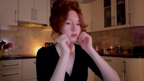 Snapshot of luciacoy chatting on September 2025 05:03:01 PM Lucia online show from September 2025 05:03:01 PM