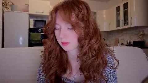 Snapshot of luciacoy chatting on September 2025 04:00:01 PM Lucia online show from September 2025 04:00:01 PM