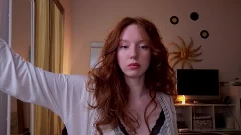 Snapshot of luciacoy chatting on October 2025 04:16:01 PM Lucia online show from October 2025 04:16:01 PM