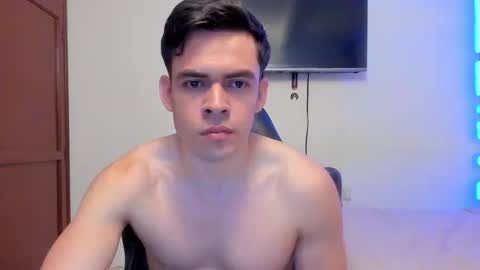 Snapshot of lucian_gomez chatting on September 2025 10:33:02 PM Lucian Gomez online show from September 2025 10:33:02 PM
