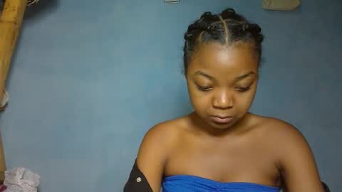 luciana012 online show from November 2025 06:24:01 AM