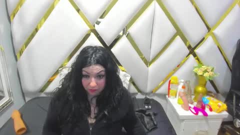 Luci online show from February 2025 08:35:02 PM