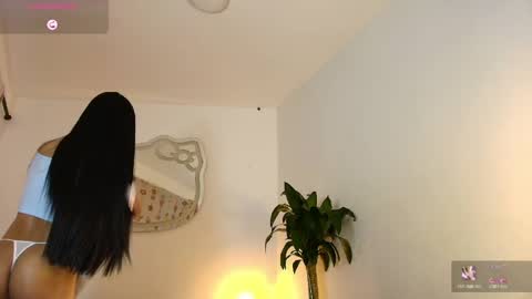 Snapshot of luciana_glow chatting on April 2026 06:05:02 AM luciana_glow online show from April 2026 06:05:02 AM
