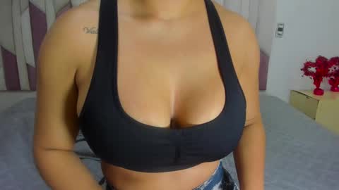 instagram luciana417  online show from March 2025 03:06:01 AM