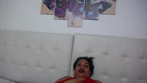 Snapshot of luciana_milf1 chatting on December 2024 05:51:02 PM Luciana online show from December 2024 05:51:02 PM