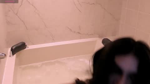 Luciana online show from December 2025 09:41:02 PM