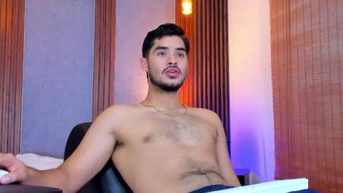 Snapshot of luciano_vitale_ chatting on June 2026 01:04:01 PM Luciano online show from June 2026 01:04:01 PM