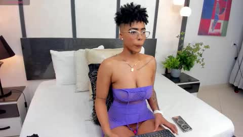  lucia wallace  online show from January 2026 12:57:01 AM