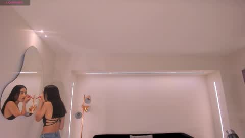 Lucie Martin online show from March 2026 11:25:01 AM