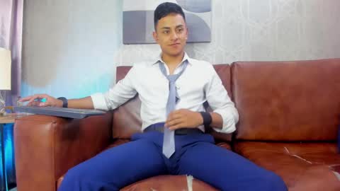 Snapshot of lucii_fer_ chatting on December 2024 05:23:02 PM Leo online show from December 2024 05:23:02 PM