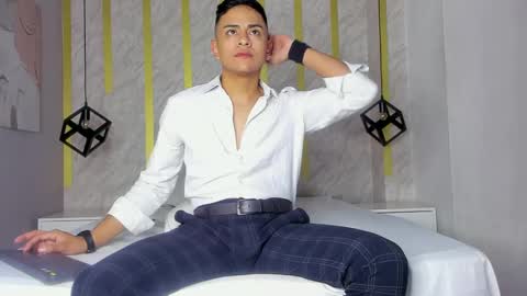 Snapshot of lucii_fer_ chatting on December 2024 11:19:02 AM Leo online show from December 2024 11:19:02 AM