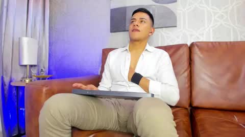 Snapshot of lucii_fer_ chatting on December 2024 02:36:02 PM Leo online show from December 2024 02:36:02 PM