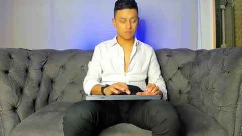 Snapshot of lucii_fer_ chatting on January 2025 11:03:02 AM Leo online show from January 2025 11:03:02 AM