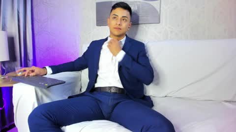 Snapshot of lucii_fer_ chatting on January 2025 12:01:02 PM Leo online show from January 2025 12:01:02 PM