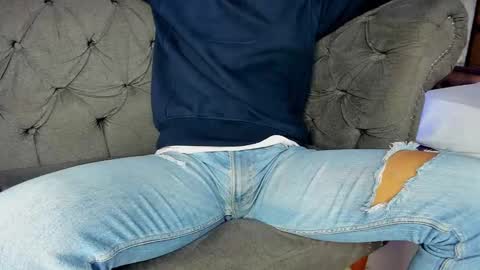 Snapshot of lucii_fer_ chatting on January 2025 02:11:01 PM Leo online show from January 2025 02:11:01 PM