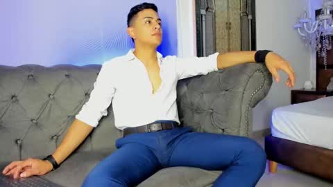 Snapshot of lucii_fer_ chatting on January 2025 11:00:01 AM Leo online show from January 2025 11:00:01 AM