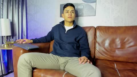 Snapshot of lucii_fer_ chatting on January 2025 10:55:01 AM Leo online show from January 2025 10:55:01 AM