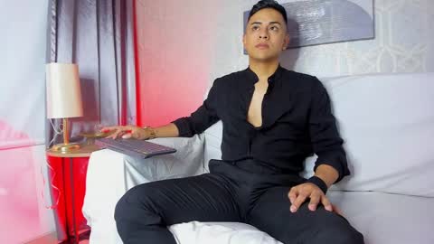 Snapshot of lucii_fer_ chatting on January 2025 11:13:02 AM Leo online show from January 2025 11:13:02 AM