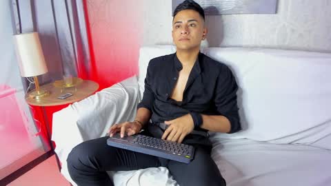Snapshot of lucii_fer_ chatting on January 2025 02:14:01 PM Leo online show from January 2025 02:14:01 PM