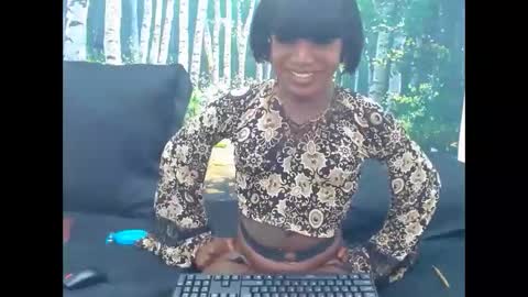 Snapshot of lucile_carrie chatting on June 2026 09:14:01 PM Lucile Carrie online show from June 2026 09:14:01 PM