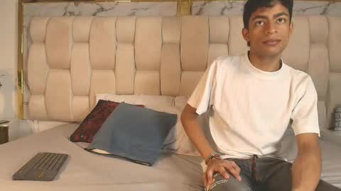 LUCK AND SAMUEL online show from April 2026 01:52:01 AM