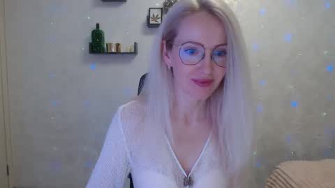 Snapshot of luckcristal chatting on March 2026 06:11:02 PM Arina online show from March 2026 06:11:02 PM