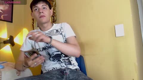 luckk_ online show from April 2026 04:43:01 AM