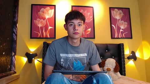 luckk_ online show from April 2026 04:23:02 AM