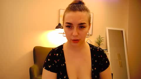 lucky_foryou_baby online show from January 2025 08:10:01 AM