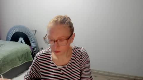 lucky_licky20 online show from December 2024 03:09:01 AM