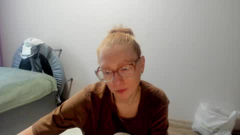 lucky_licky20 online show from December 2024 03:53:02 AM